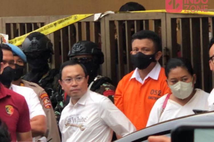 Ada Perbedaan Keterangan Bharada E dan Irjen Ferdy Sambo saat Rekontruksi