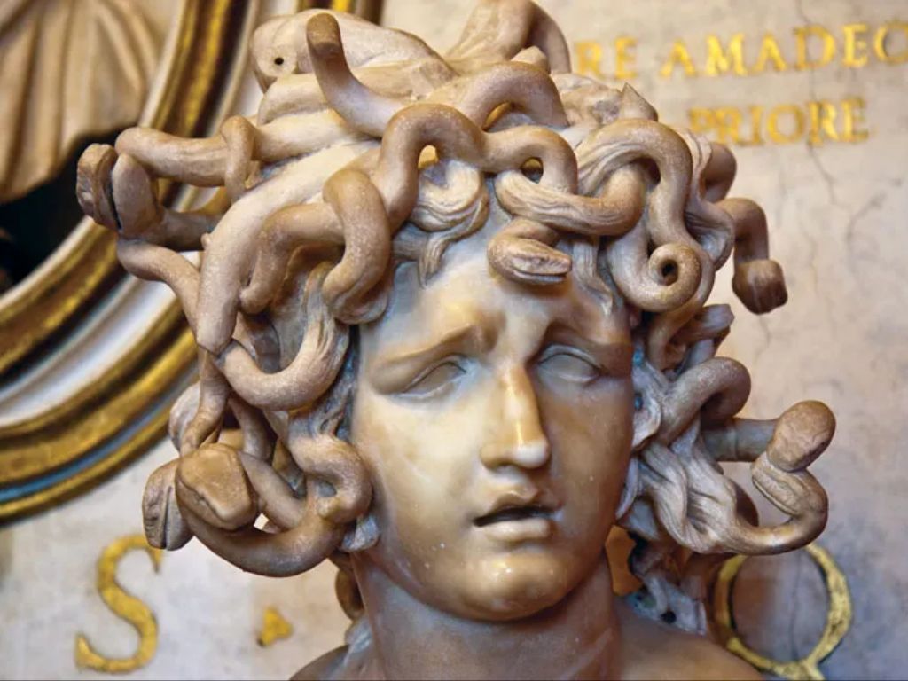 7 Fakta Menyedihkan Medusa yang Bikin Hati Pilu, Sisi Gelap Mitologi Yunani!