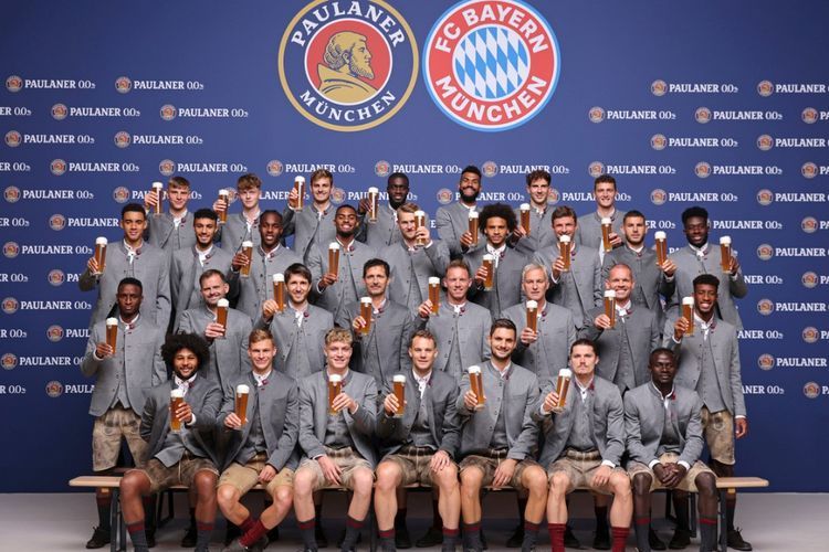 Stay Halal! Sadio Mane dan Mazraoui Tidak Angkat Bir Saat Sesi Foto Bayern Muenchen