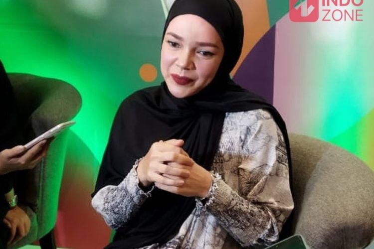 11 Tahun Nikah, Dewi Sandra Pasrah Belum Dapat Anak: Allah Tau Aku Belum Bisa Jaga Anak