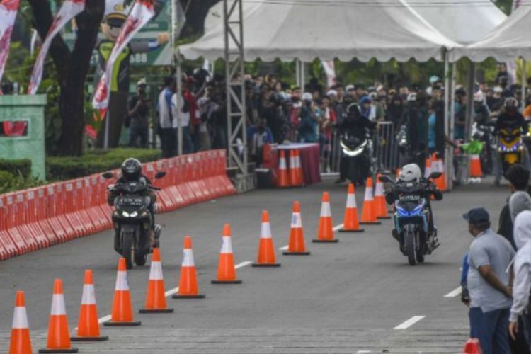 Buat yang Suka Balap Liar, Polda Metro Jaya Punya Arena Balap Street Race Nih!