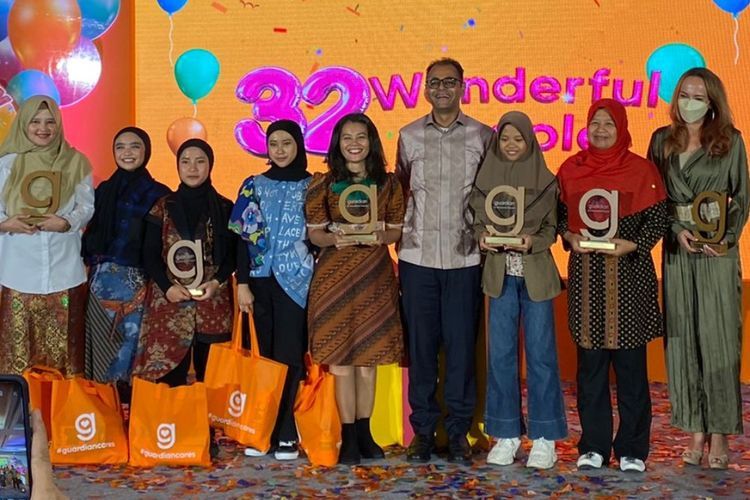  32 Ibu Rumah Tangga Ini Dapat Penghargaan Wonderful People yang Inspiratif