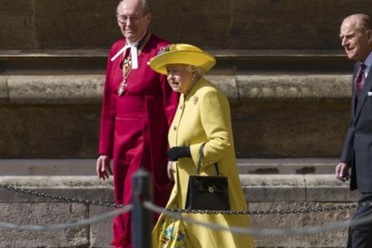 Menakjubkan! Ratu Elizabeth II Suka Simpan Jimat Ini dalam Tas Mewah Kesayangannya