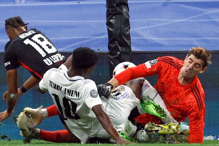 Real Madrid Sulit Cetak Gol, Courtois: Kualitas Santiago Bernabeu Buruk!