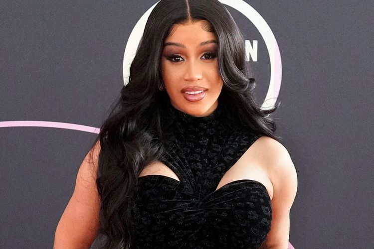 Cardi B Dijatuhi Hukuman Layanan Masyarakat karena Memukul Karyawan Kelab