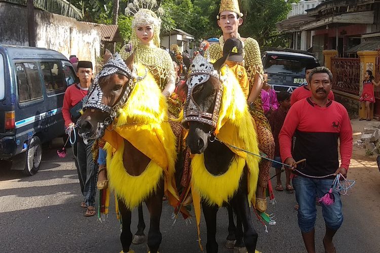 Aksi Pengantin Cilik Tunggangi Kuda Menari Bikin Gemas, Tradisi Unik Hanya Ada di Sumenep 