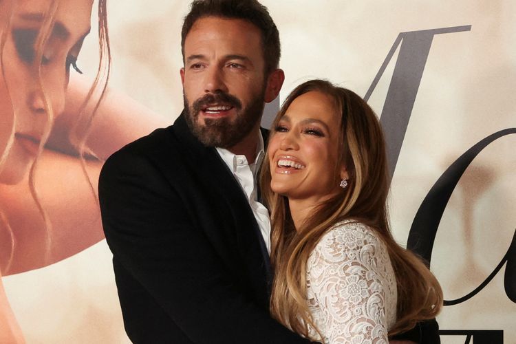 Ben Affleck dan Jennifer Lopez Tandatangani Perjanjian yang Selingkuh Denda Rp75 Miliar