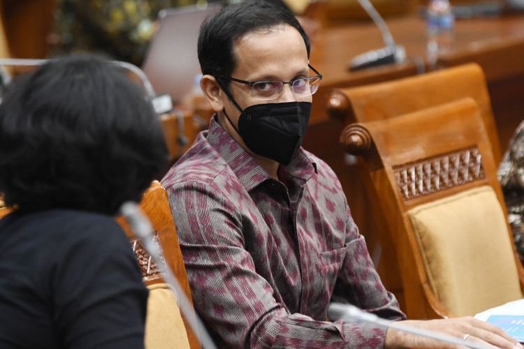 Nadiem Kena Semprot Anggota DPR Gara-gara Banyak Guru yang Menangis Belum Digaji