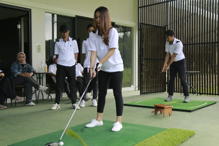Mewah! Kampus Ini Punya UKM Olahraga Golf, Diklaim Satu-satunya Ada di Jawa Timur 