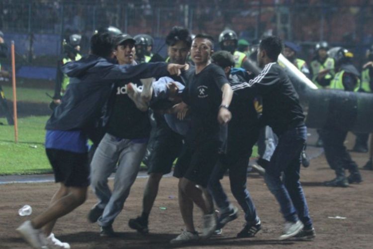 Mensos Risma Sebut Tragedi Kanjuruhan Sebagai Bencana Sosial