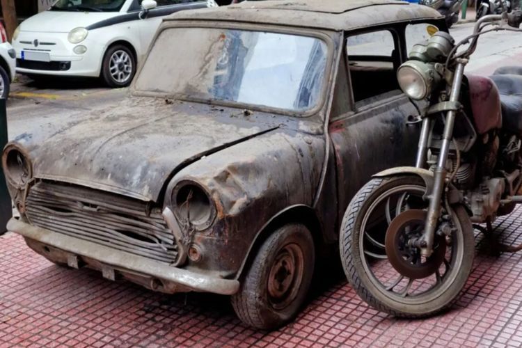 Terbengkalai 30 Tahun di Basement Hotel, Mini Cooper dan Motor Yamaha Ini Dievakuasi!
