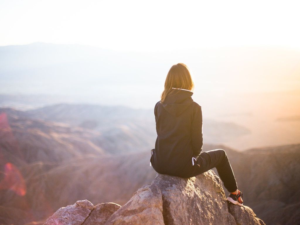 6 Hal yang Bisa Kamu Rasakan Saat Solo Traveling