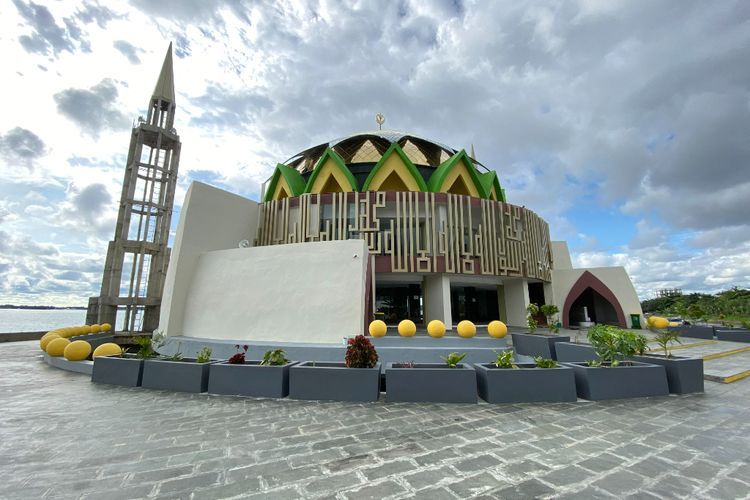 Dibangun Pakai 300 Tiang Pancang, Masjid Terapung BJ Habibie Jadi Ikon Baru Kota Parepare