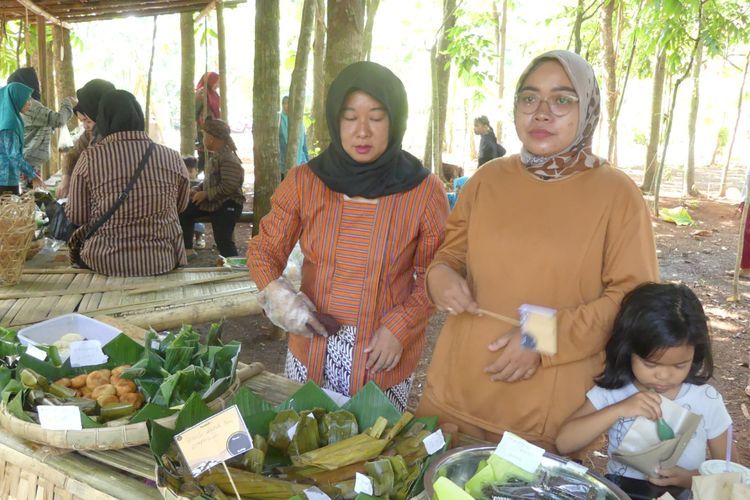 Jangan Syok! Pasar di Jepara Ini Enggak Menerima Uang Rupiah, Kok Bisa?