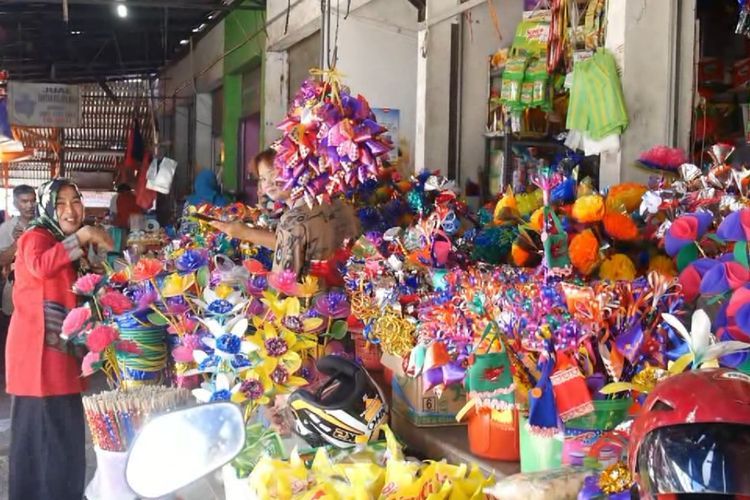 Pasar Ini Dipenuhi Telur Hias Warna-warni, Ternyata Ada Hubungannya Sama Sifat Nabi
