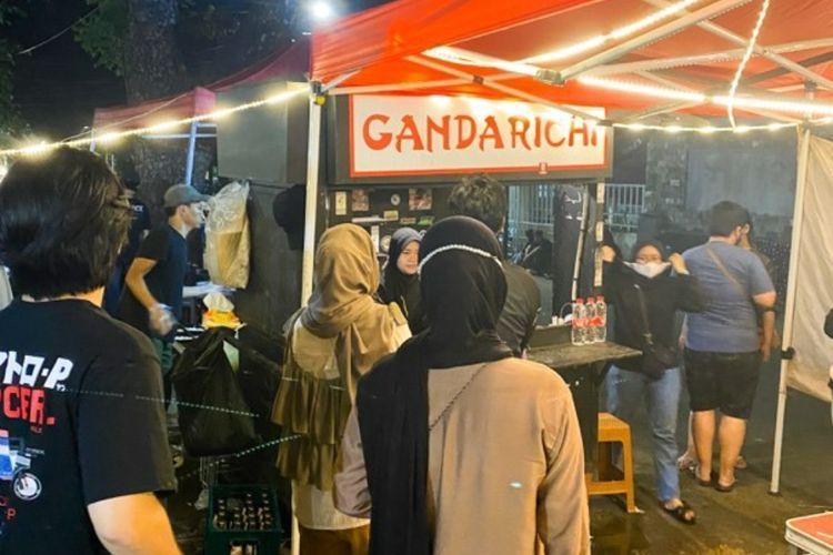 Viral! Rela Antre 3 Jam Demi Menikmati Japanese Street Food di Kedai Ini