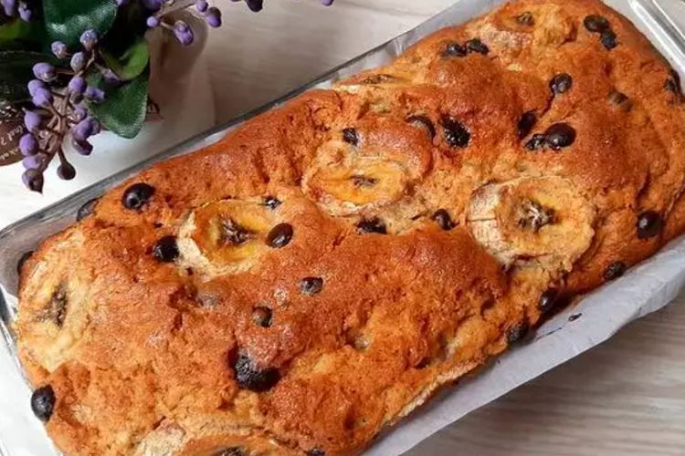 3 Cara Membuat Bolu Pisang Tanpa Mixer, Resepnya Mudah! 