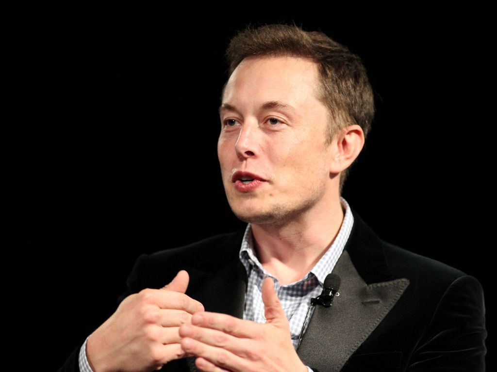 Elon Musk Prediksi AI akan Lebih Pintar dari Manusia