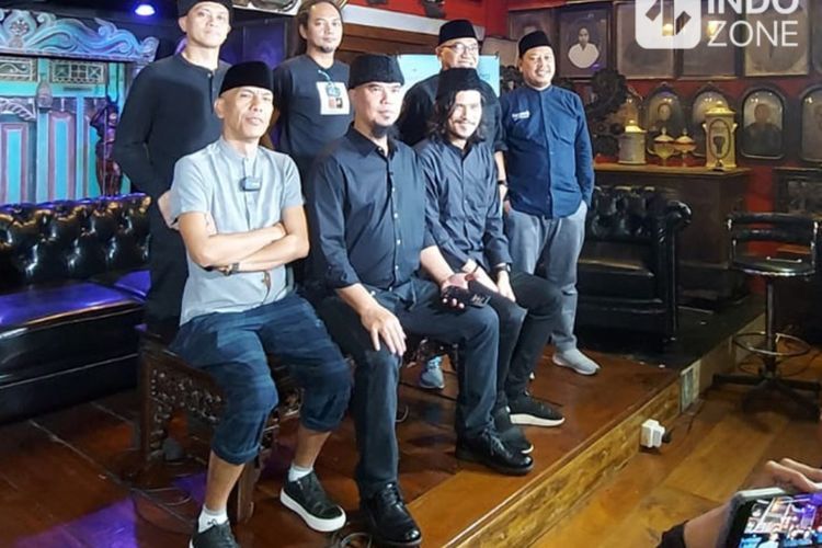 Ahmad Dhani Sebut Dewa 19 yang Sekarang Kebanyakan Muslim, Bisa Umrah Bareng