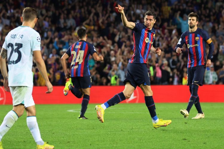 Meme Kocak Barcelona Menuju Liga Eropa Bertebaran, Pique Dibully