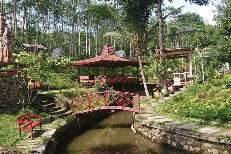 Taman Mekarsari: Tempat Pembuangan Sampah yang Menjelma Jadi Taman Kece dengan Mini Zoo