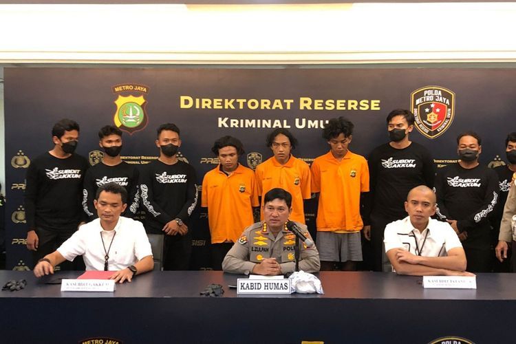 Merinding! Sopir Taksi Online Dirampok 3 Penumpang, Jasadnya Dibuang di BKT