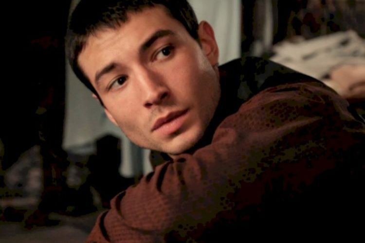 Terancam Hukuman 26 Tahun Penjara, Aktor Ezra Miller Bantah Bobol Rumah Warga