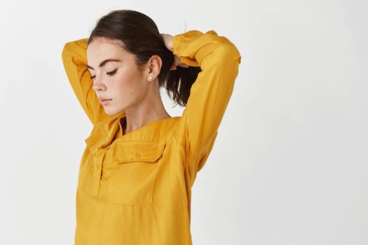 5 Cara Mengikat Rambut dengan Benar Agar Tak Membekas dan Merusak Kondisi