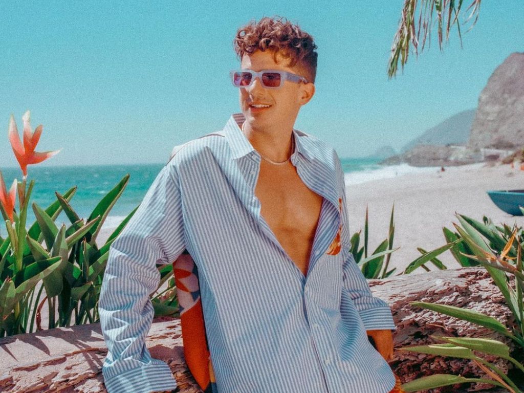 Blak-blakan Ngaku Punya Kekasih Baru, Charlie Puth: Dia Selalu Ada untuk Saya