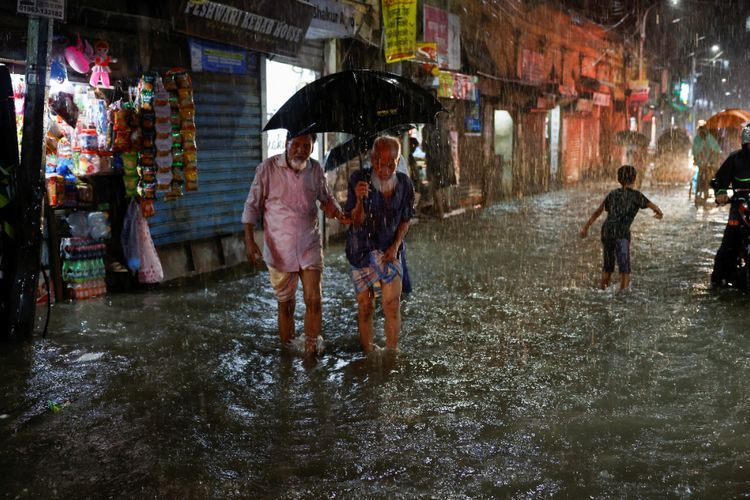 Topan Sitrang di Pantai Bangladesh, Ada 24 Orang Tewas