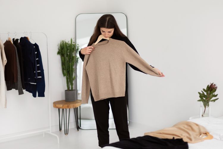 4 Tips Padu Padan Outfit buat Gaya di Musim Hujan