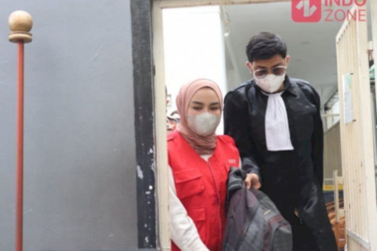 Medina Zein Pasrah Ditahan Atas Kasus Tas Hermes Palsu Rp1,3 M: Bismillah, Jalani Aja