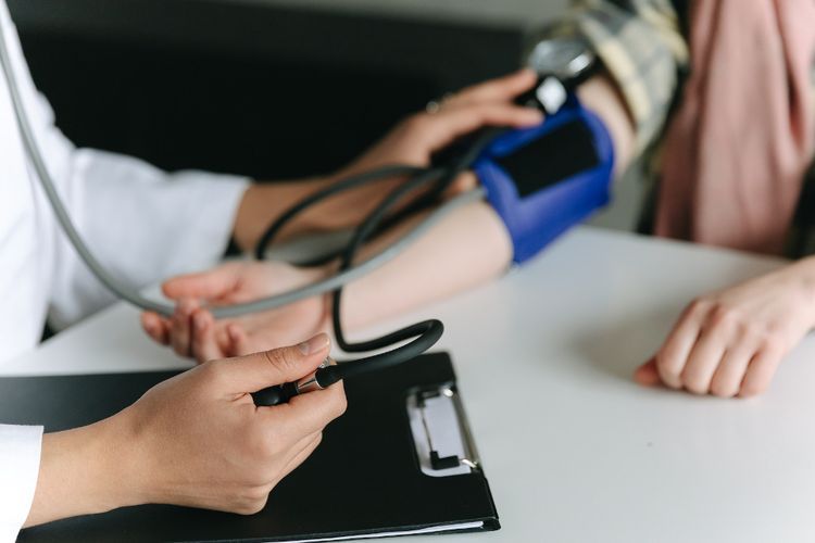 6 Cara Alami Mengatasi Darah Rendah dengan Cepat tanpa Obat