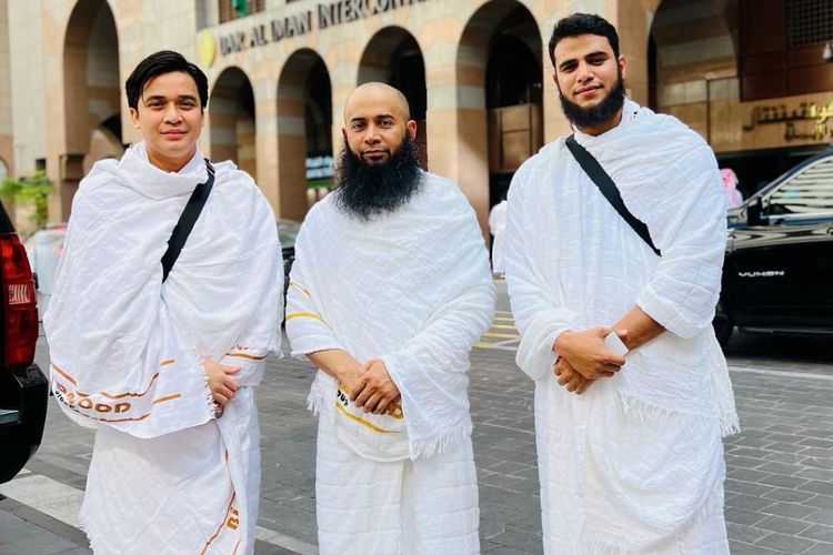 Jalani Ibadah Umrah, Billy Syahputra Gugup Ditanya Letak Kuburan Nabi Muhammad