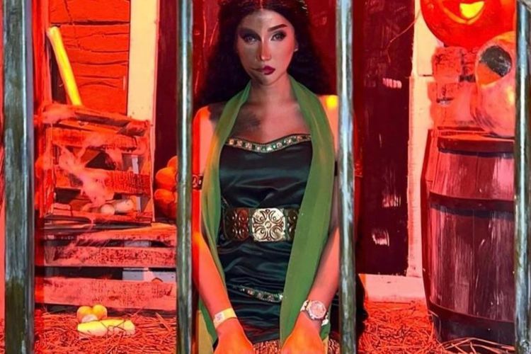 Intip Gaya Lucinta Luna Ikut Halloween Jadi Badarawuhi dan Rachel Venya ala Marilyn Monroe