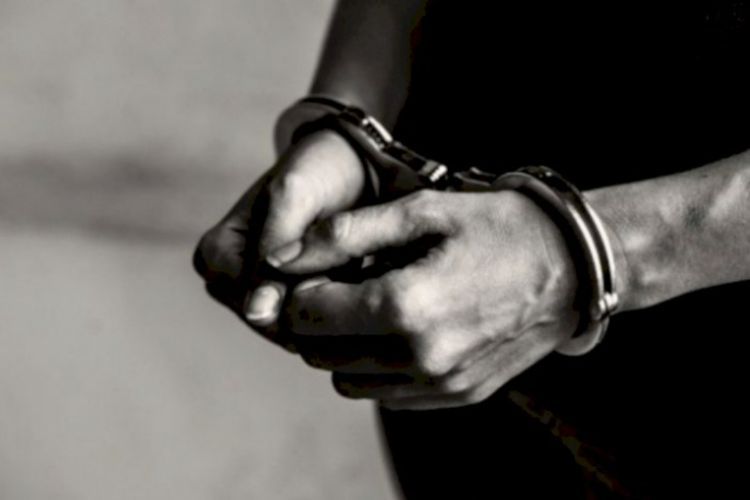 Ngilu! Dibacok Sampai Jari Putus, Cara Bapak Bantai Anaknya Sendiri di Depok