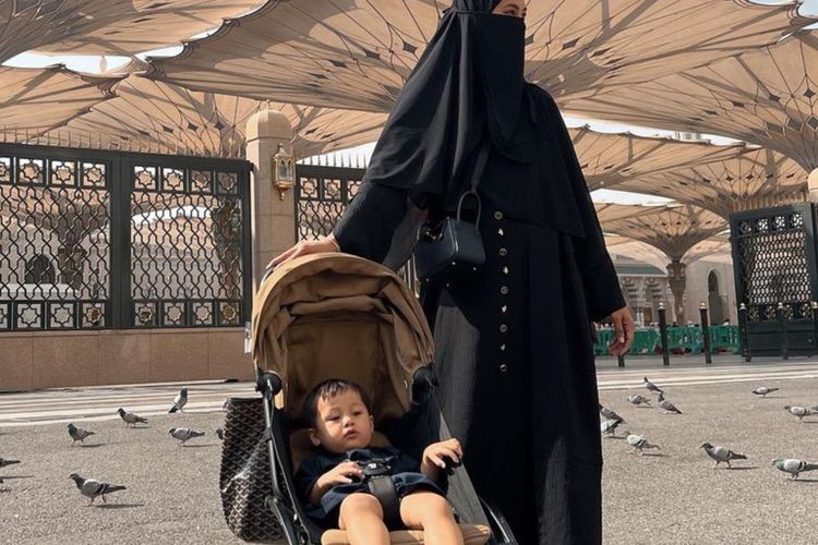 Paula Verhoeven Manglingi Lebih Tertutup Pakai Cadar: Cantik Banget Kayak Orang Arab