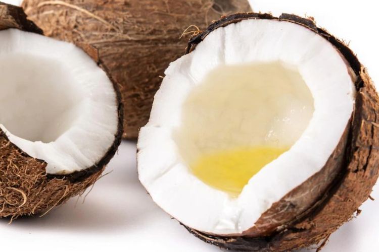 Coba Lip Balm Alami dari Minyak Kelapa, Manfaatnya Mujarab Atasi Bibir Kering