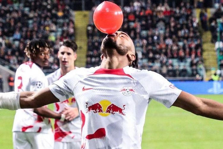 Momen Christopher Nkunku Lakukan Selebrasi Tiup Balon di Liga Champions
