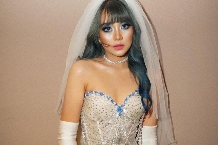 Ghea Indrawari Manggung Sambil Cosplay Corpse Bride: Rela Digentayangin Kalo Setannya Ini!