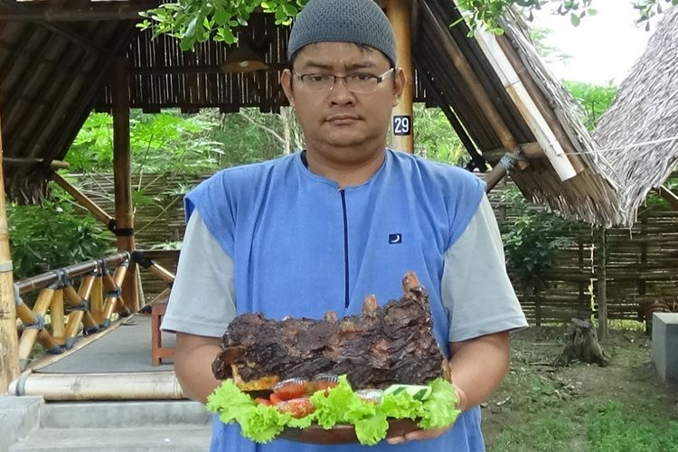 Iga Bakar Gajah Warung Mbah Lincah Beratnya Sampai 2,5 Kg Per Porsi, Kuat Makan Sendiri?