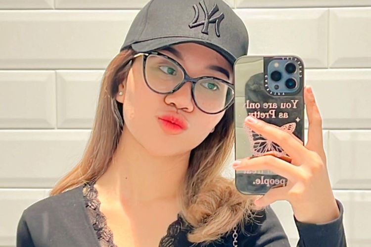 Mayang Kena Cibir Ubah Model Rambut Jadi Ikal Pendek: Ikut-ikutan Fuji, Gak Cocok