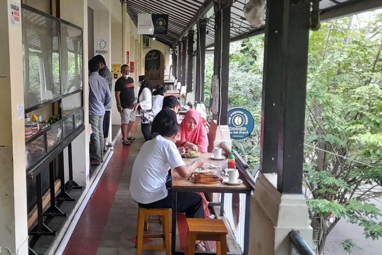 Kulineran ala Eropa di Pasar Gede Hardjonagoro Solo, Menunya Salad hingga Spaghetti