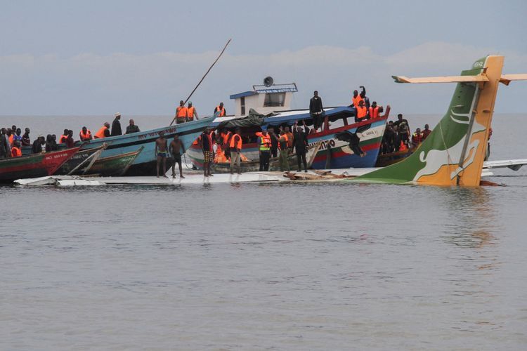 Cuaca Badai, Pesawat Tanzania Jatuh ke Danau saat Mencoba Mendarat dan 19 Orang Tewas
