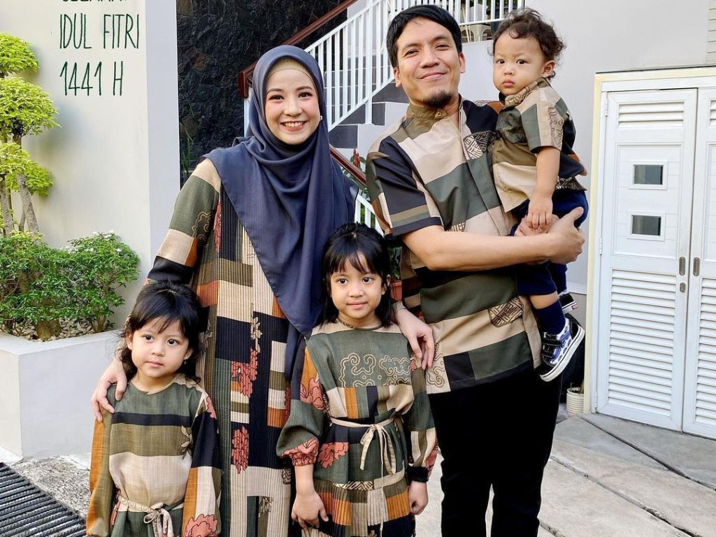 Cerita Emosional Natasha Rizky Usai Bercerai dari Desta, Sikap Vincent Jadi Sorotan Netizen