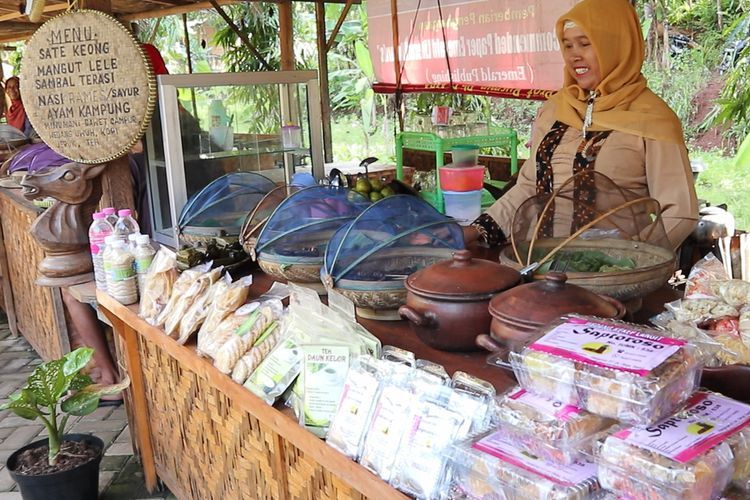 Pasar Kaki Langit di Bantul Tak Menerima Uang, Pembayarannnya Malah Pakai Kayu