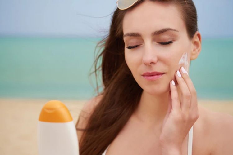 Memperparah Jerawat hingga Risiko Kanker Payudara, Efek Buruk jika Salah Pilih Sunscreen