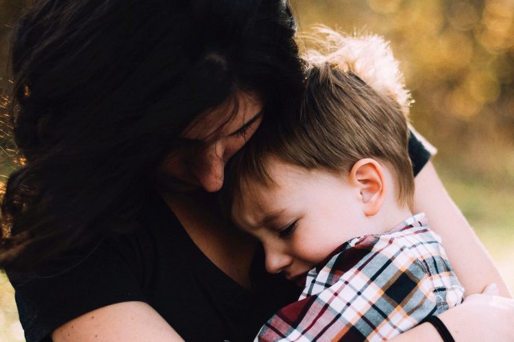 Tanda-tanda Orangtua Lakukan Helicopter Parenting Terhadap Anak-anaknya