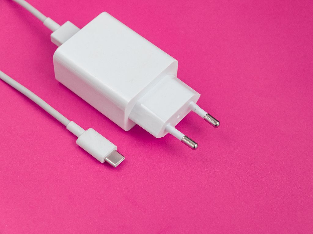 Ikuti Uni Eropa, India Desak Apple Gunakan USB Type-C di Semua Produknya