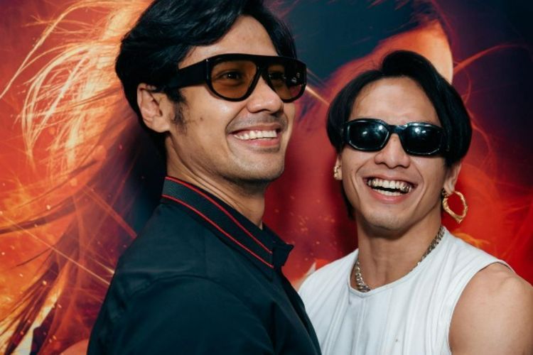 Potret Pelukan Chicco Jerikho dan Jefri Nichol, Netizen: Bagai Pinang Dibelah Dua!